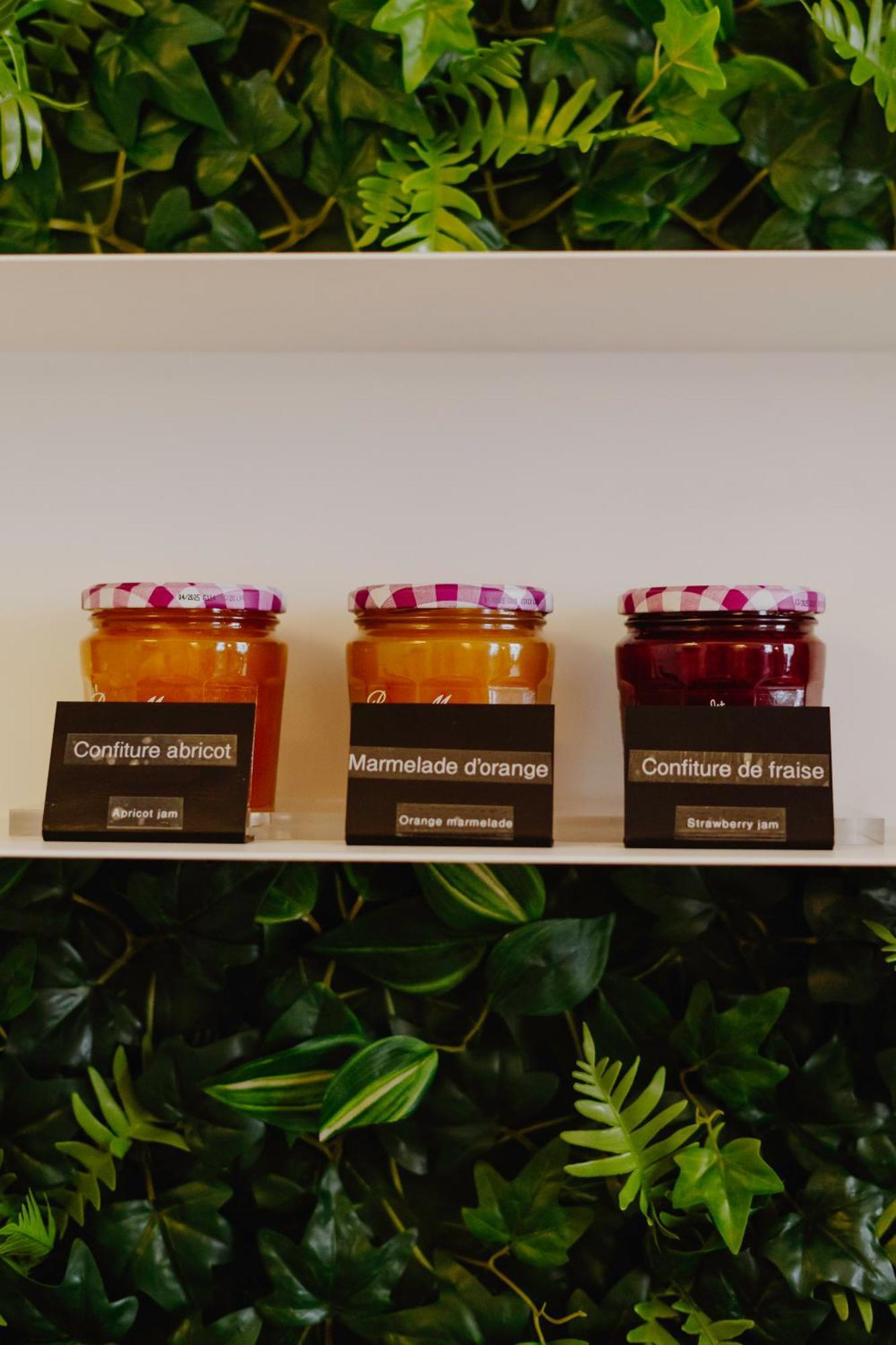 L'Hotel Bristol Кан Екстериор снимка
