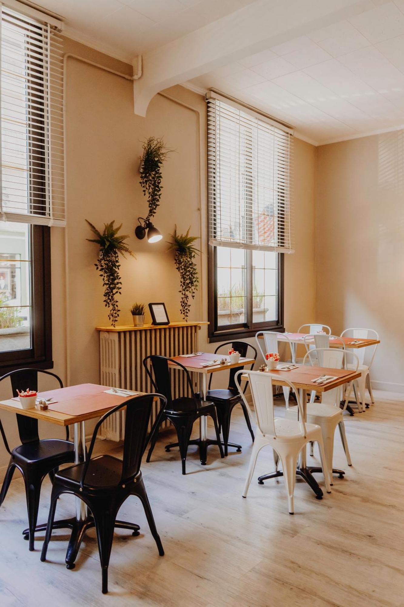 L'Hotel Bristol Кан Екстериор снимка