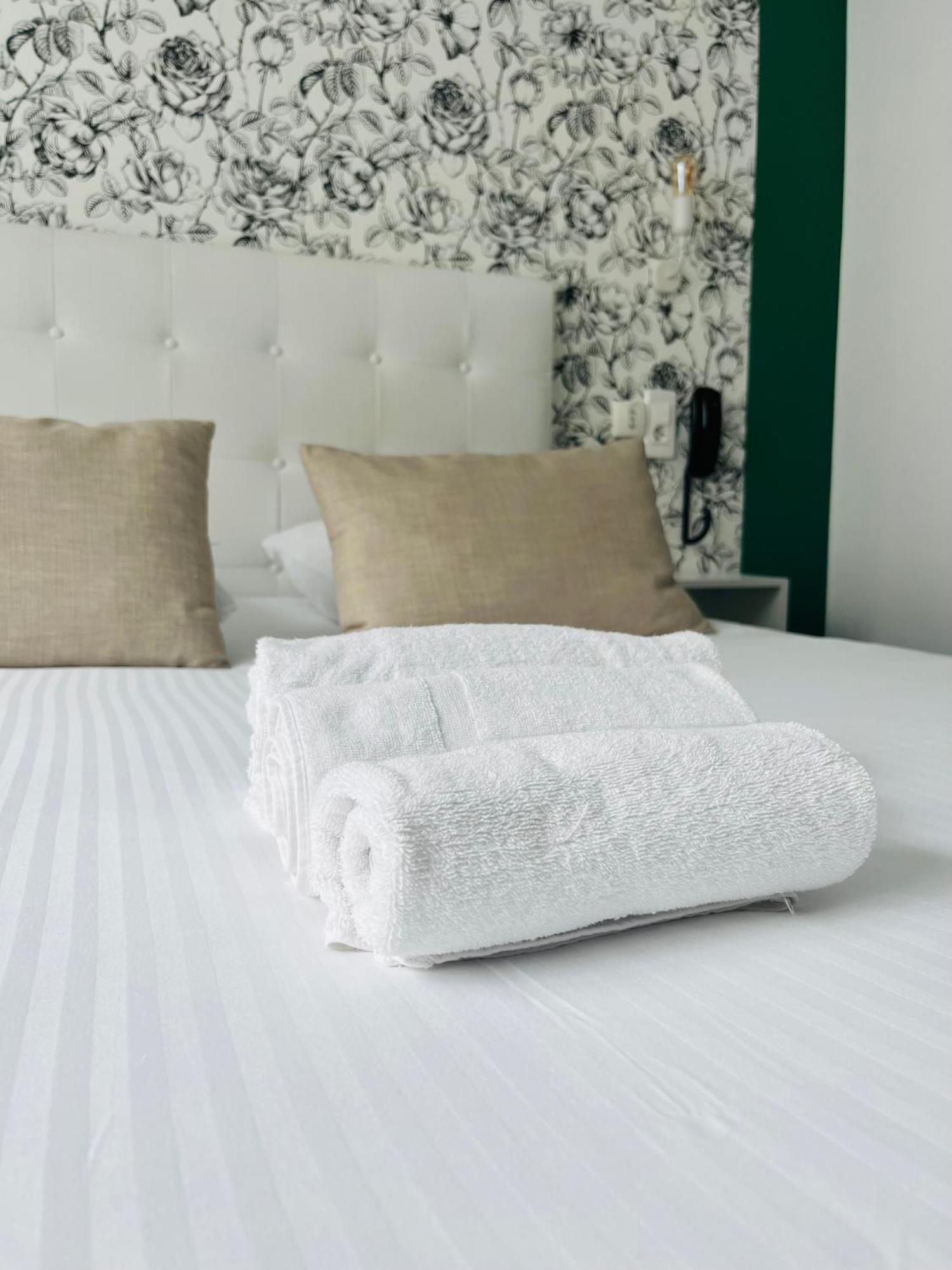 L'Hotel Bristol Кан Екстериор снимка