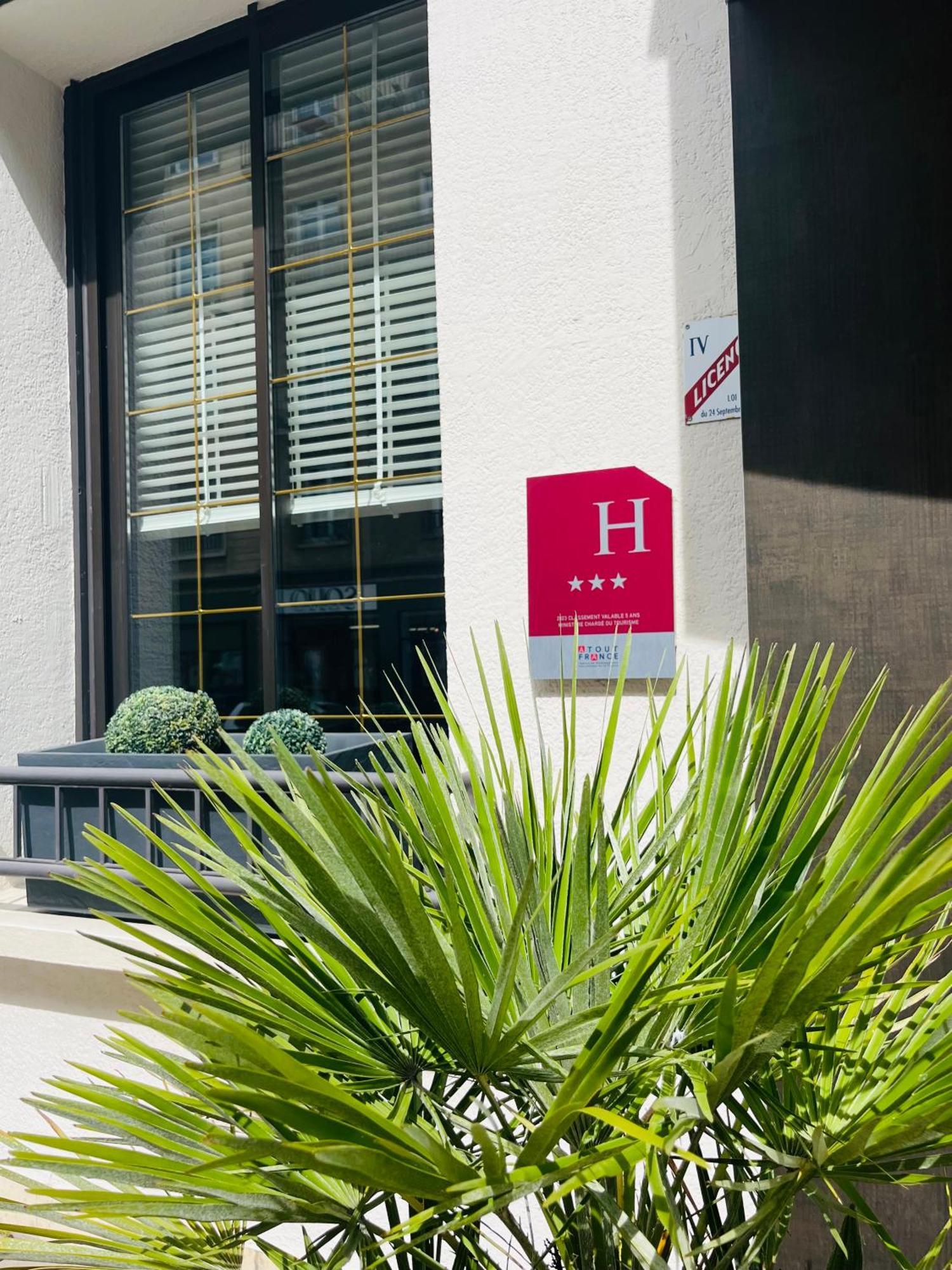L'Hotel Bristol Кан Екстериор снимка