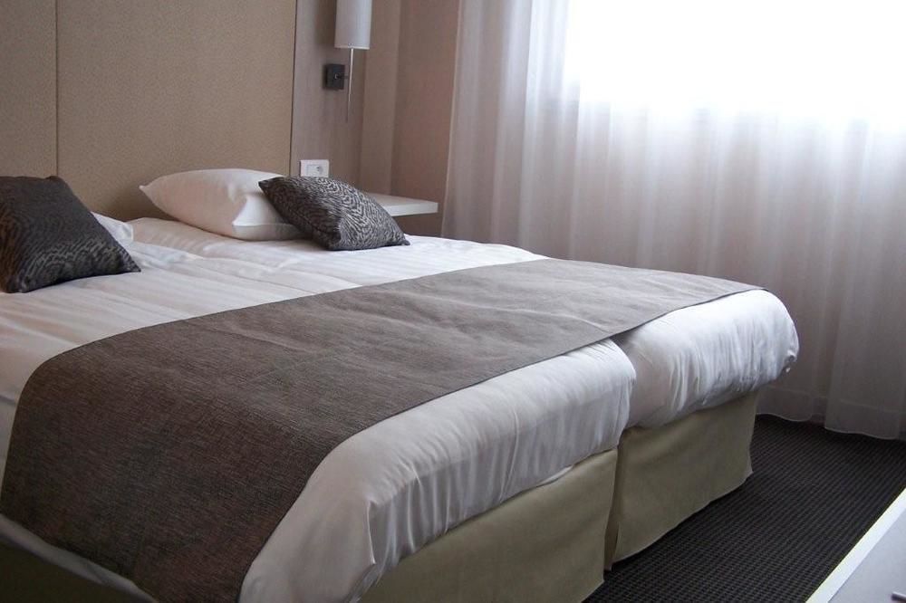 L'Hotel Bristol Кан Екстериор снимка